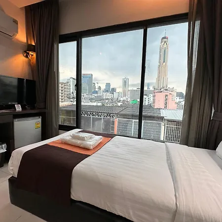 Collection O The Bangkok Airport Link Suite-3